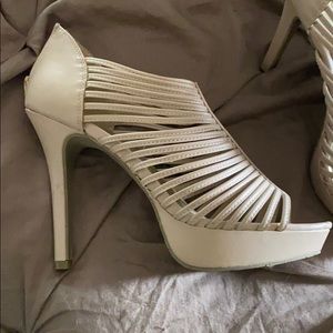Size 9.5 APT9 heels
